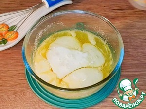 Пирог на кефире с персиками