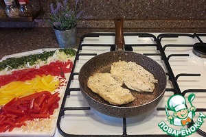 Кесадилья с курицей, овощами, зеленью, сыром