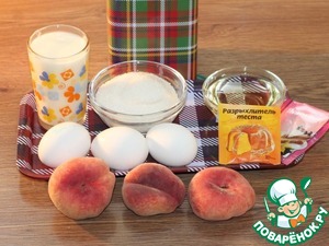 Пирог на кефире с персиками