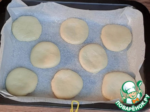 Дрожжевые ванильные булочки на молоке