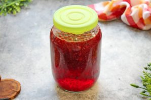 Наливка из брусники Наливка из брусники