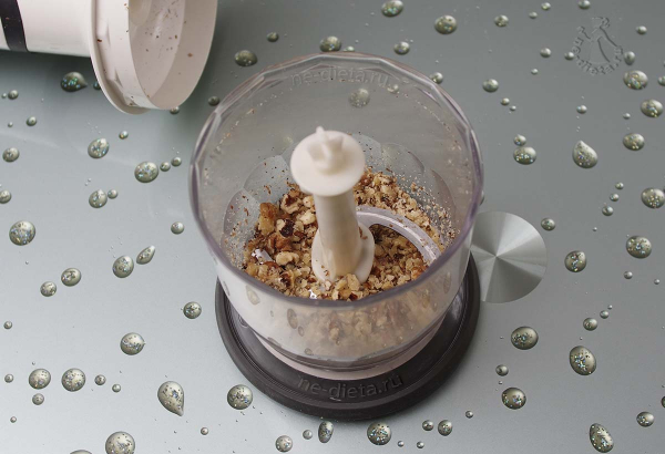 Язык с грибами и орехами Язык с грибами и орехами