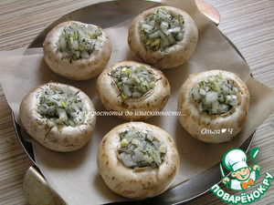 Шампиньоны с луком и чесноком