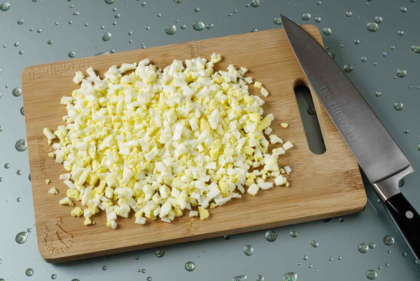 Салат с копченой курицей и ананасом Салат с копченой курицей и ананасом