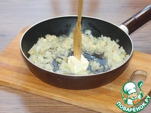 Слоеные пирожки с луком и картошкой